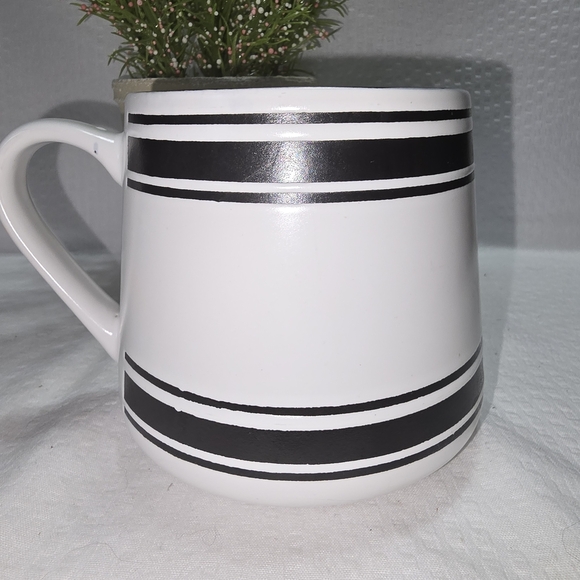 Charming White and Black Mug - Home Is My Happy Place - Picture 3 of 5